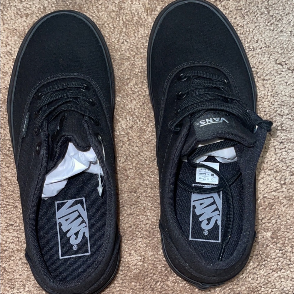 BRAND NEW Women’s 6.5 solid black Vans